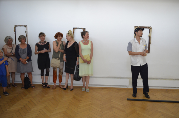 kl_Jimok_Choi_Eroeffnungsperformance_Regionale 2_OG_(2014)_(c)_up.jpg